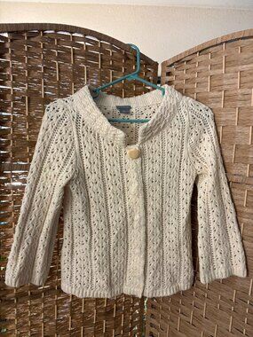 Winter white 3/4 sleeve length sweater